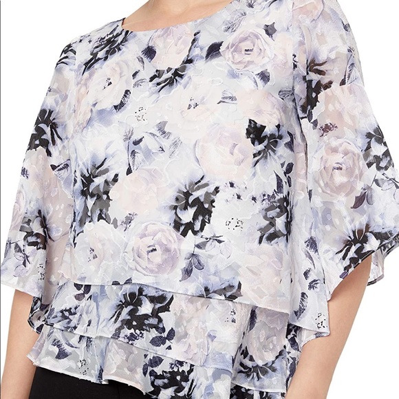 NWT in online pkg flutter blouse 3/4 sleeve floral - Picture 4 of 5